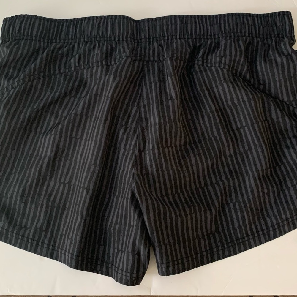 Athletic Works Women's Active Performance Shorts Black Striped XL 16-18